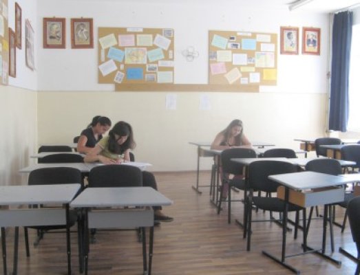 Examenul de Bacalaureat continuă miercuri cu proba obligatorie a profilului